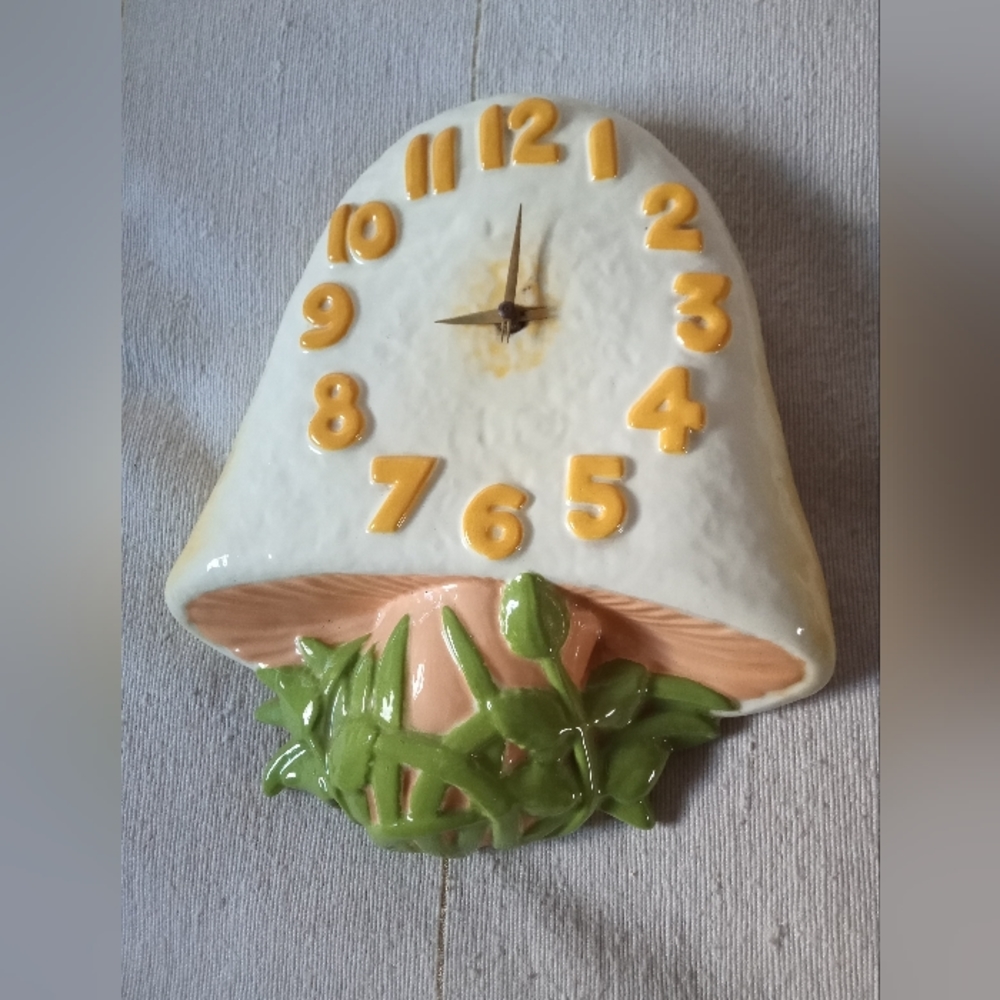 Vintage 1970's Mushroom Clock